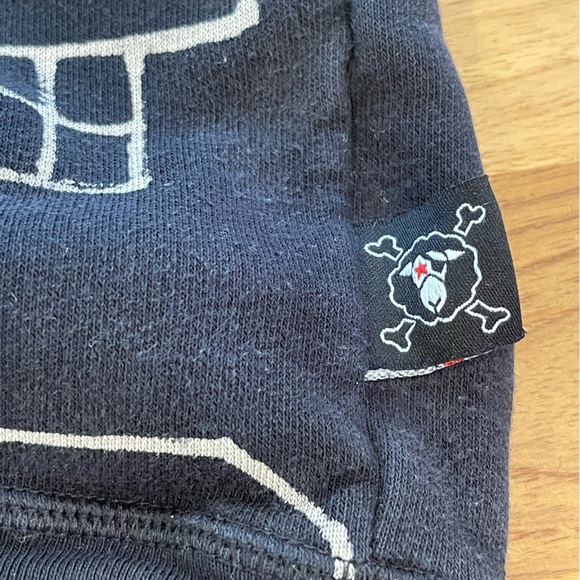 NUNUNU Skulls Sweatshirt Size 4-5 - Picture 4 of 6